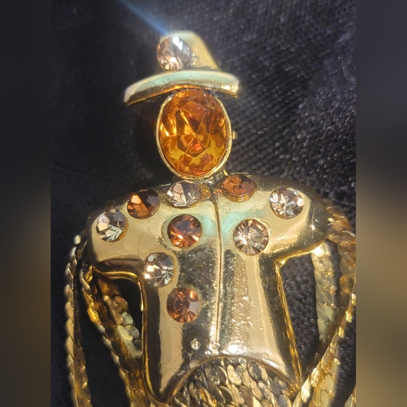 Cookie LEE Scarecrow Brooch Pin Goldtone Rhinstones Chain “Straw” - Picture 2 of 6